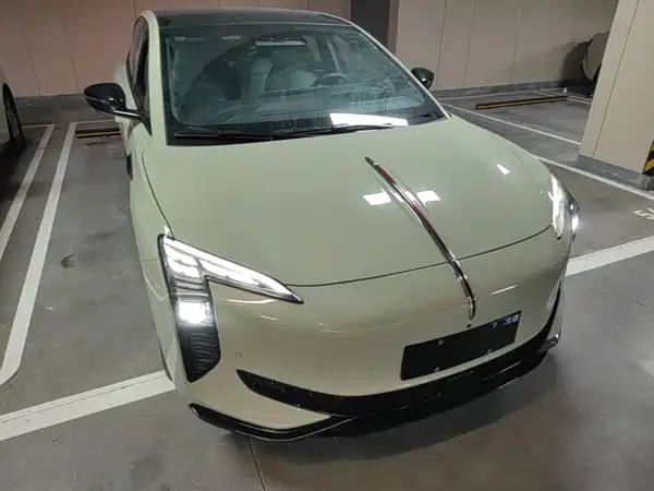 Hongqi EH7 2025, фото 4