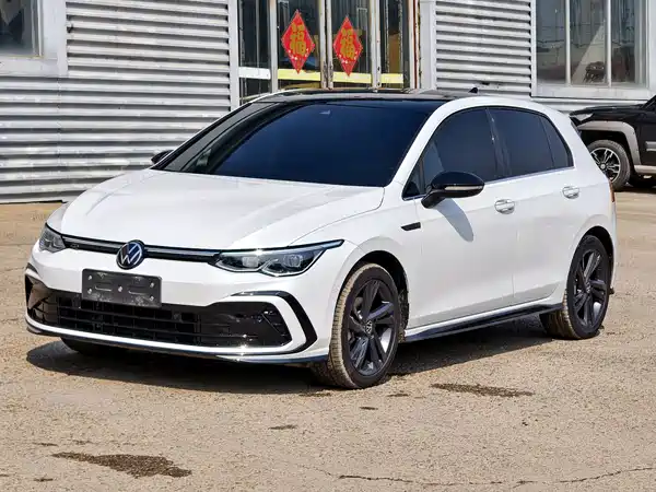 Volkswagen Golf 2023, фото 3