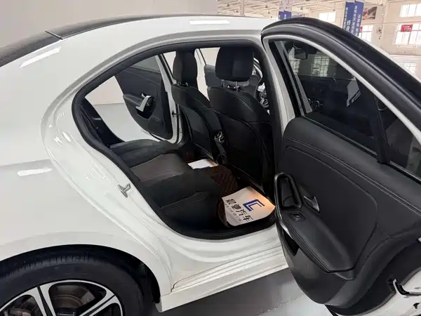Mercedes-Benz A-Class 2022, фото 14