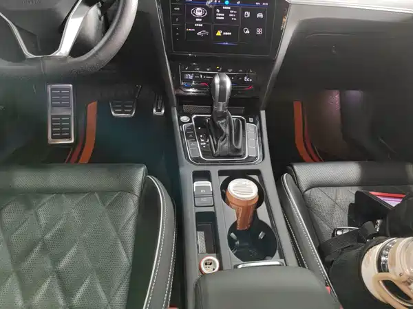 Volkswagen Magotan GTE 2022, фото 11