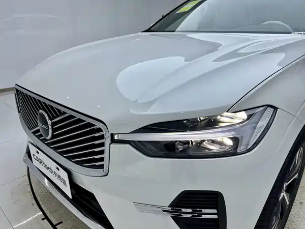 Volvo XC60 2025, фото 10