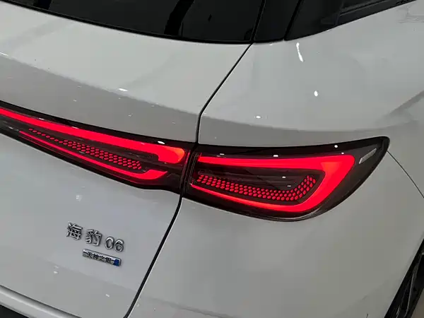 BYD Seal 06 DM-i Touring 2025, фото 6