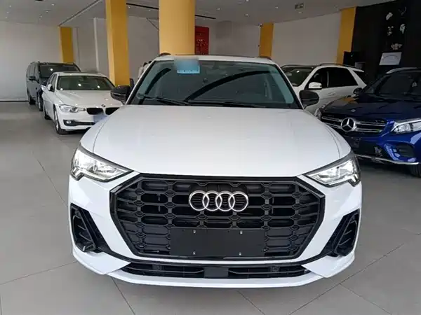 Audi Q3 2023, фото 2