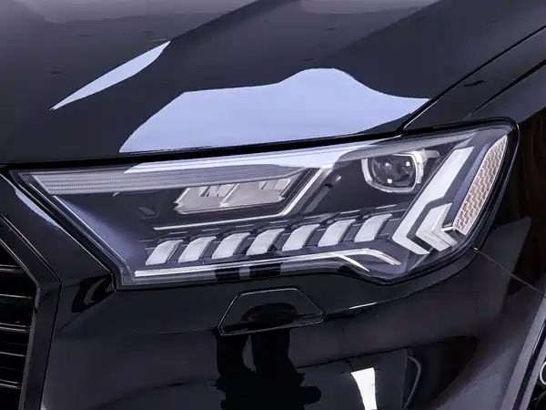 Audi Q7 2022, фото 4