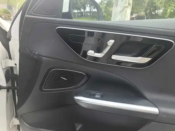 Mercedes-Benz C-Class 2024, фото 9