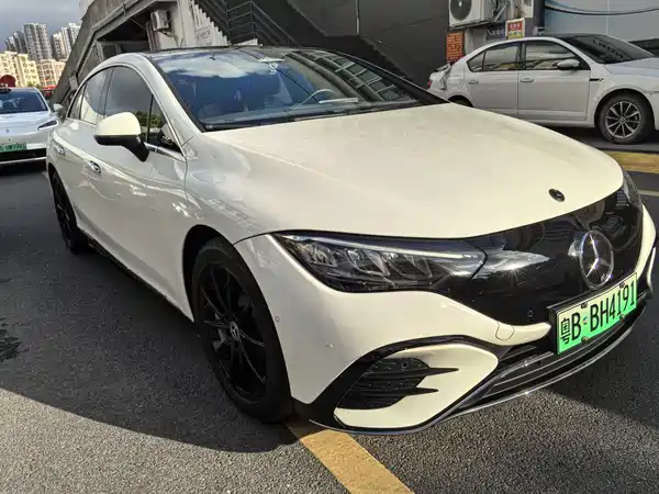 Mercedes-Benz EQE 2022, фото 3