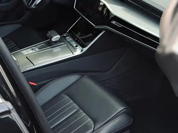 Audi A6L 2024, фото 8