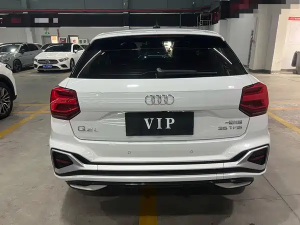 Audi Q2L 2022, фото 5