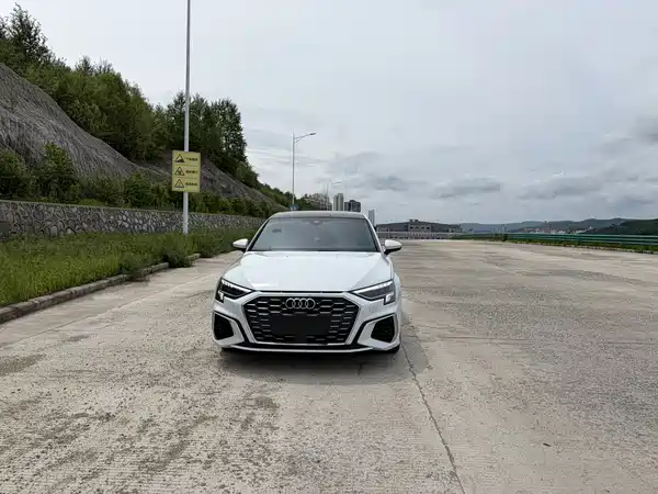 Audi A3 2022, фото 2