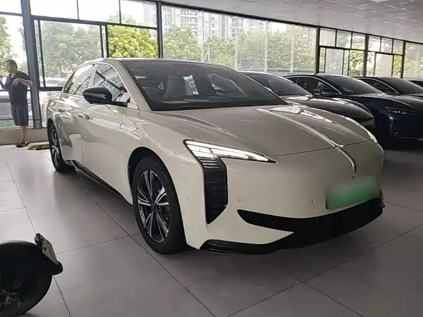 Hongqi EH7 2025, фото 4