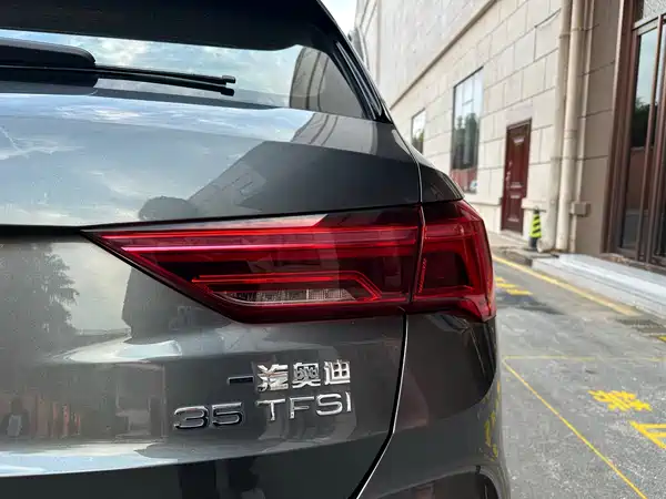 Audi Q3 2022, фото 6