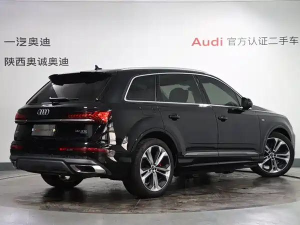 Audi Q7 2023, фото 4