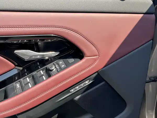 Land Rover Range Rover Evoque 2024, фото 13