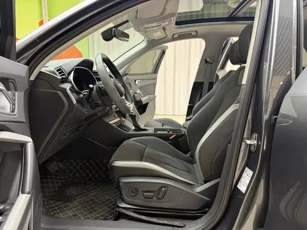 Audi Q3 2023, фото 7