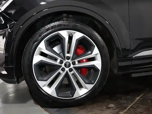 Audi Q7 2023, фото 20