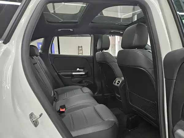Mercedes-Benz GLA 2025, фото 9