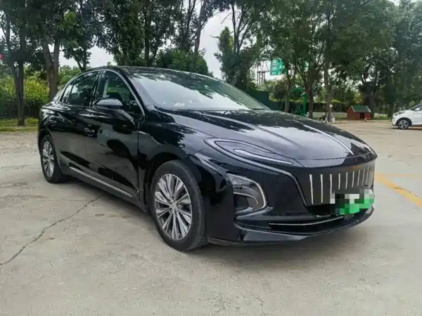 Hongqi E-QM5 2024, фото 2