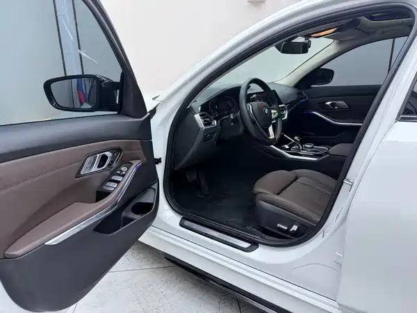 BMW 3 Series 2022, фото 18