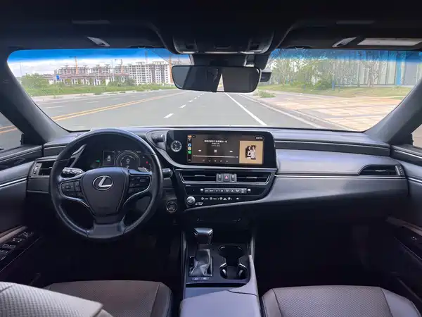 Lexus ES 2022, фото 8