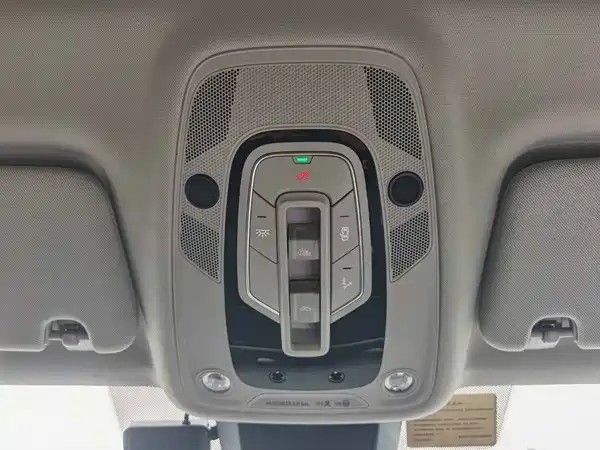 Audi Q7 2023, фото 20