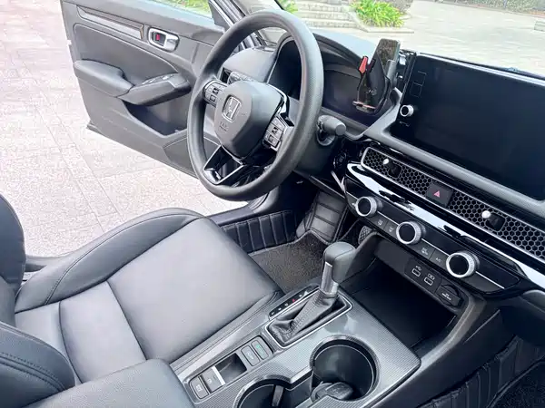 Honda Civic 2023, фото 23