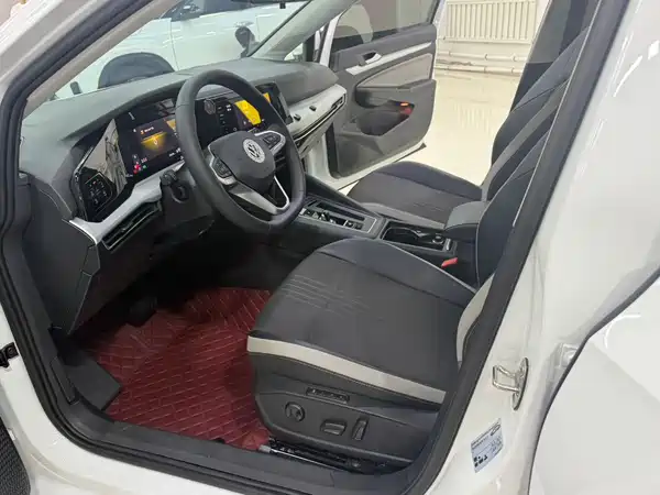 Volkswagen Golf 2023, фото 7