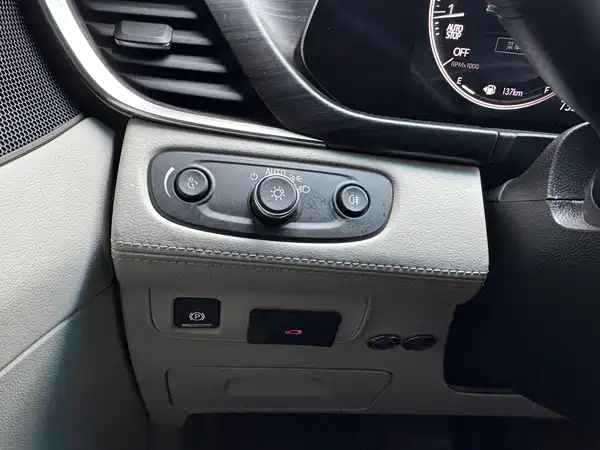 Buick GL8 2022, фото 27