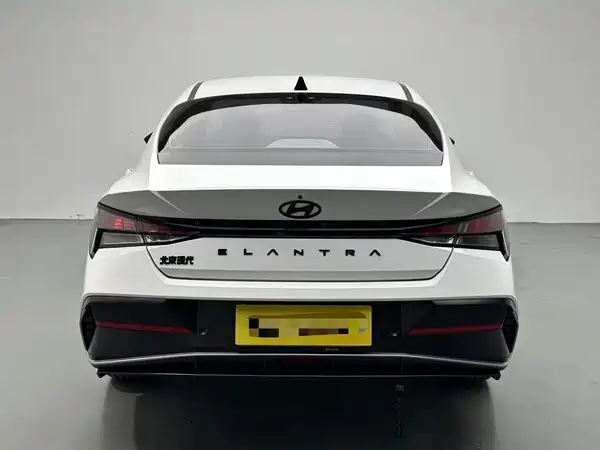 Hyundai Elantra 2023, фото 8