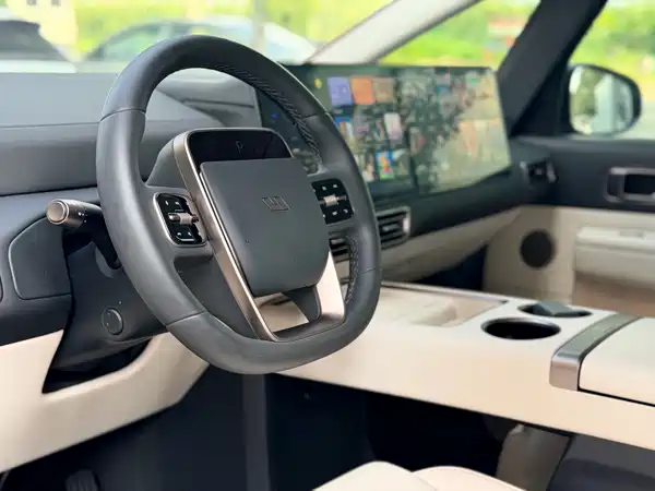 Li Auto MEGA 2025, фото 9