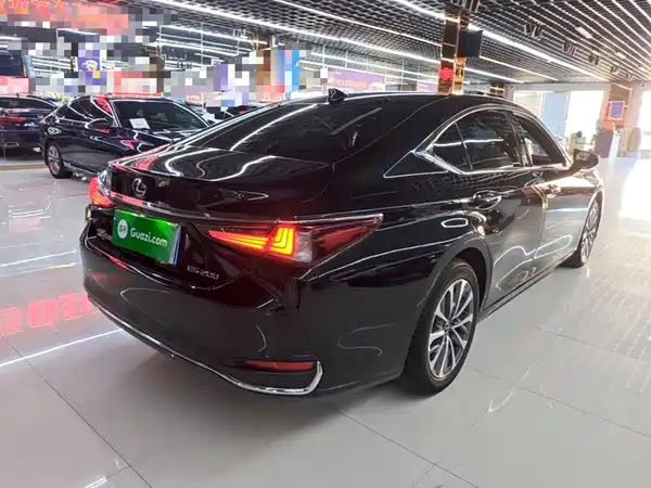 Lexus ES 2021, фото 6