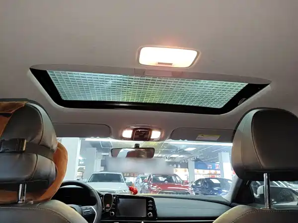 Hyundai Elantra 2023, фото 17