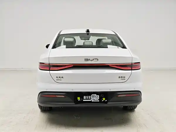 BYD Seal 05 DM-i 2025, фото 5