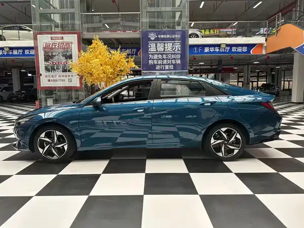Hyundai Elantra 2022, фото 6