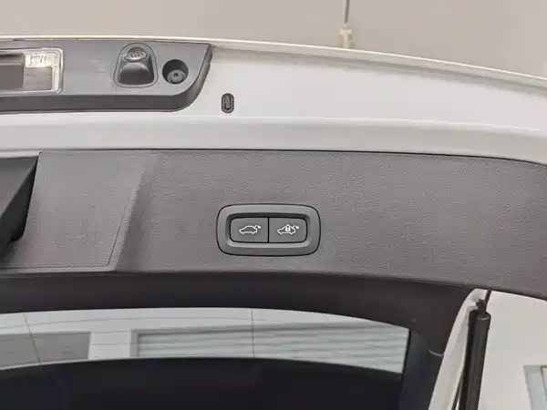Volvo XC40 2025, фото 15