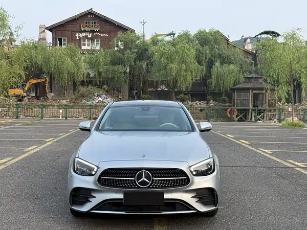 Mercedes-Benz E-Class 2022, фото 3