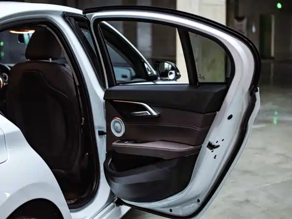 BMW 1 Series 2023, фото 11