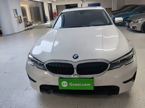 BMW 3 Series 2022, фото 2