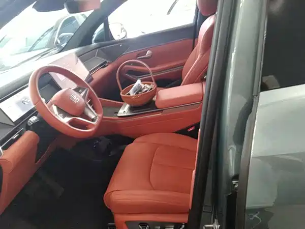 BYD Tang L 2025, фото 15