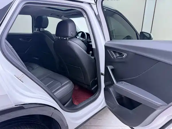 Audi Q2L 2022, фото 20