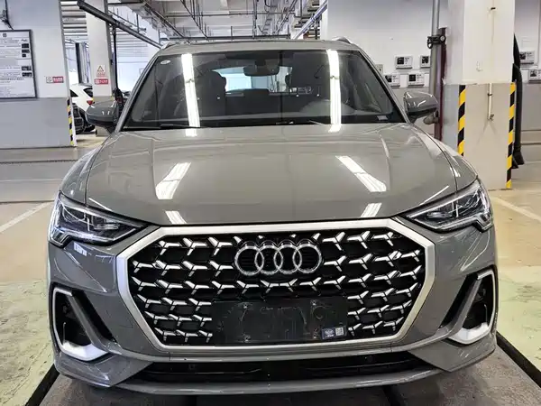 Audi Q3 2024, фото 2