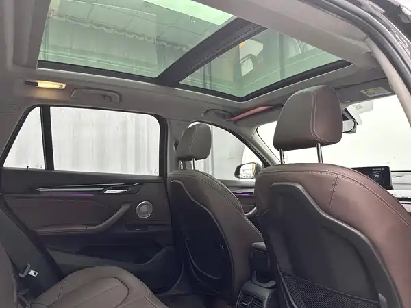 BMW X1 2022, фото 28