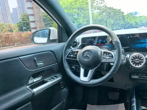 Mercedes-Benz EQA 2022, фото 7