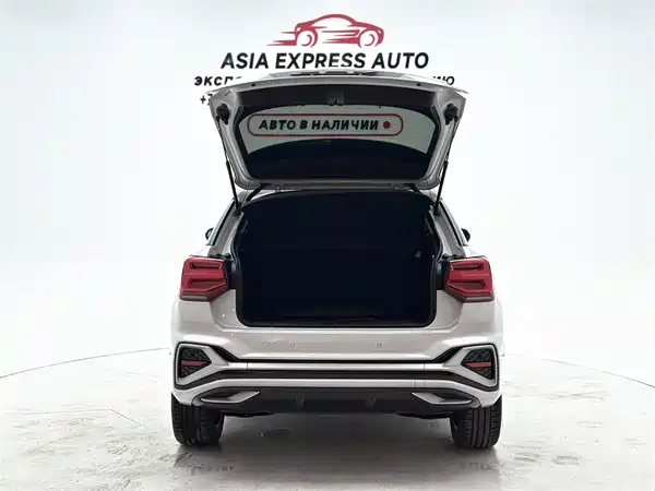 Audi Q2L 2022, фото 8