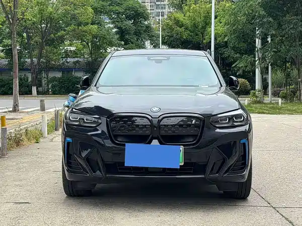 BMW iX3 2022, фото 2