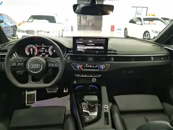 Audi A4L 2025, фото 9