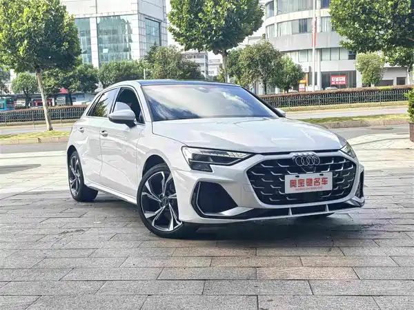 Audi A3 2025, фото 3