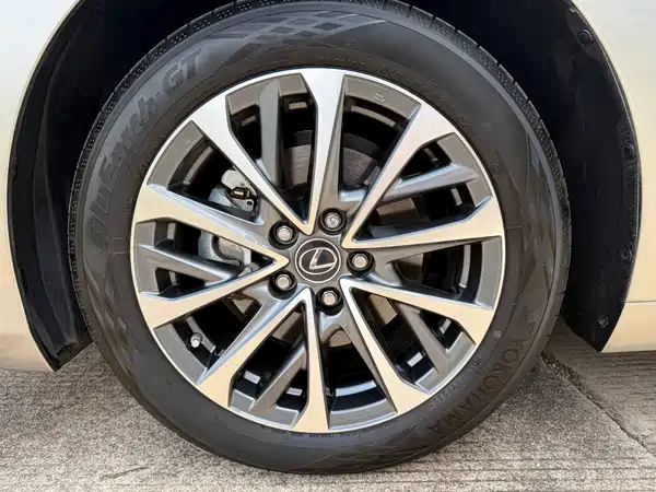 Lexus ES 2025, фото 17