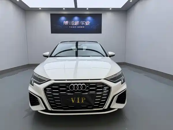 Audi A3 2023, фото 2