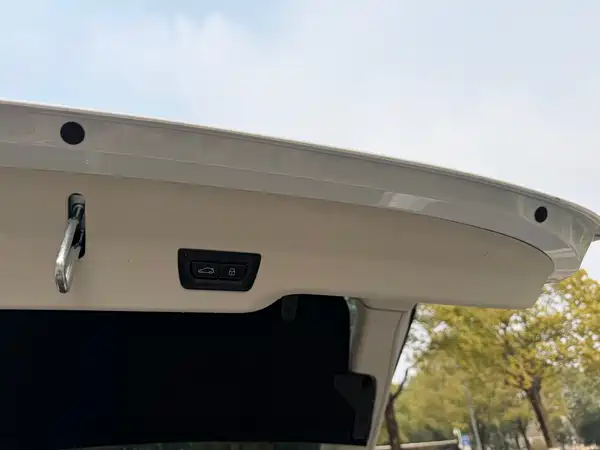 BMW 6 Series GT 2022, фото 19