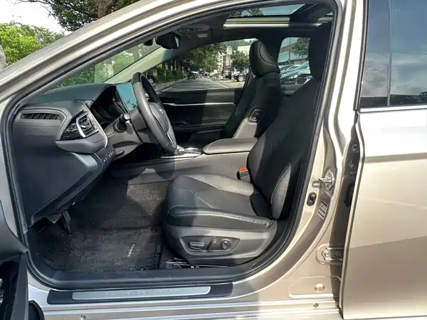 Toyota Camry 2021, фото 10